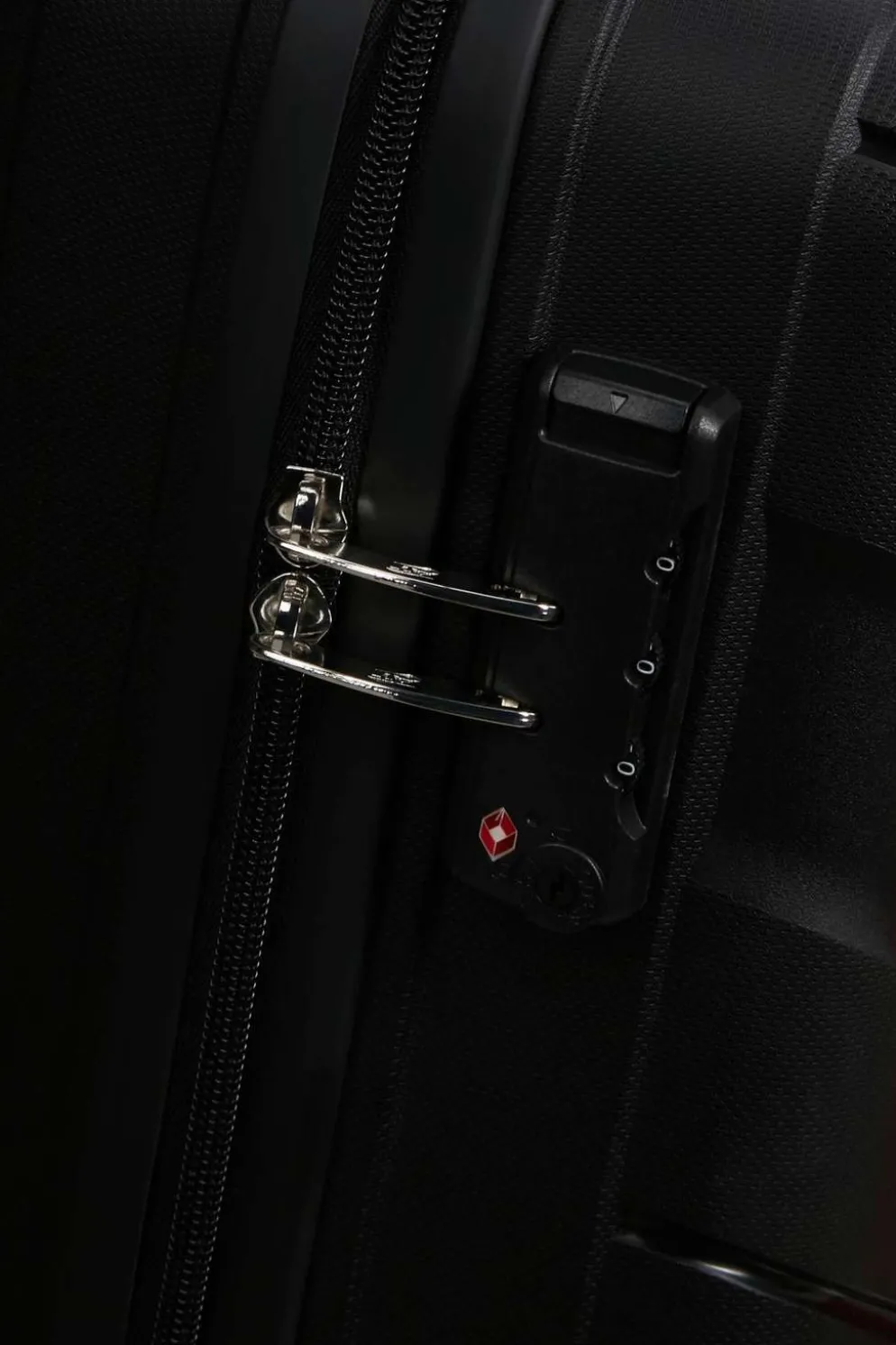 American Tourister matkalaukku Jetdriver 3.0-spinner 55/20 musta