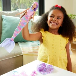 Barbie Fantasy Dress Up -nukke