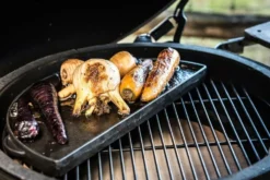 Big Green Egg valurauta plancha-levy puolikuu XL