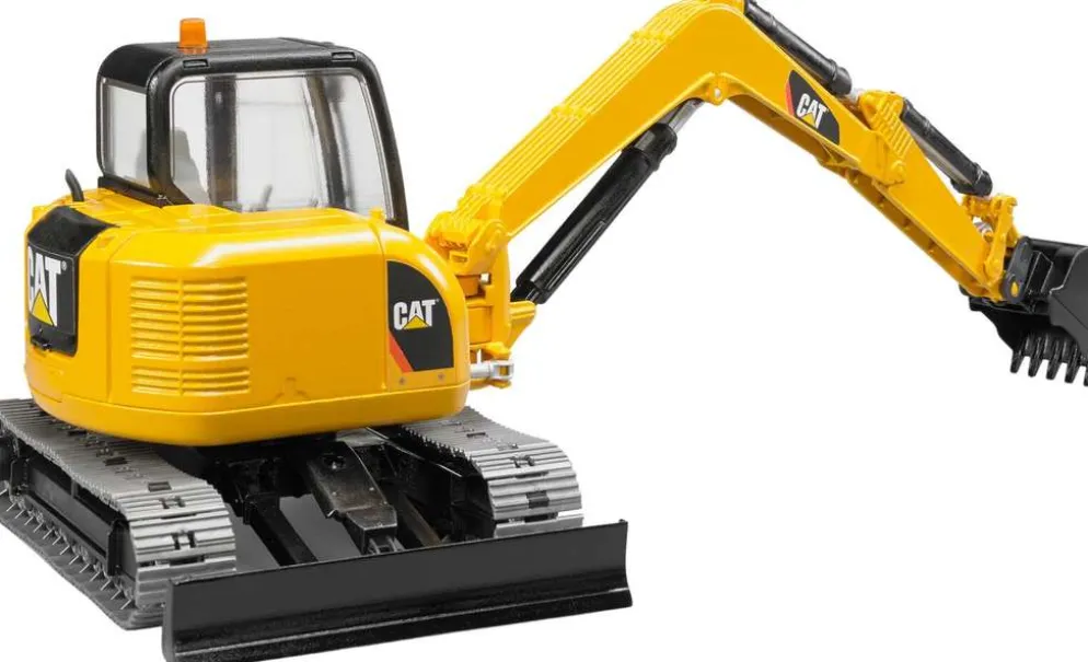 Bruder CAT minikaivinkone puskulevyllä