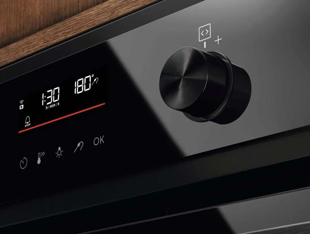 Electrolux erillisuuni COP840B musta