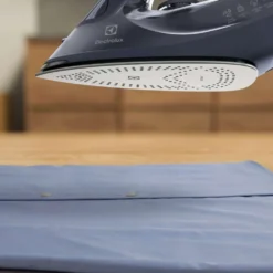 Electrolux höyrysilitysrauta E6SI1-4MN