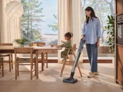 Electrolux WET&Dry EW82U2DB 3IN1 lattiapesuri ja varsi-imuri ja käsi-imuri yhdistelmä
