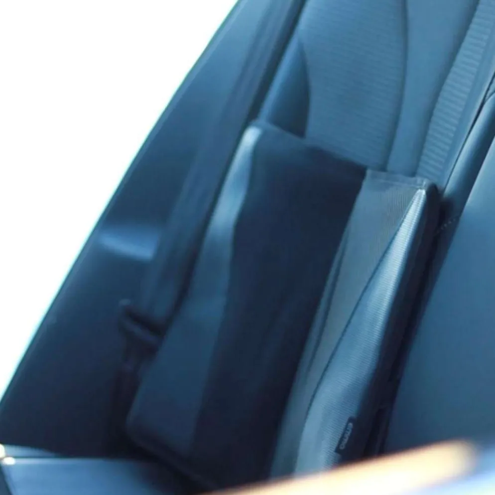 Emma kurasuoja istuimelle autoon Isofix musta