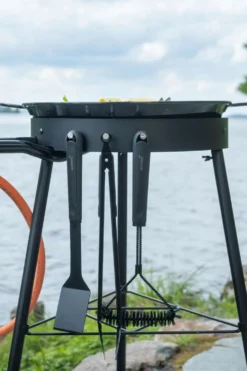 Mustang Grillilasta 40cm Black Line