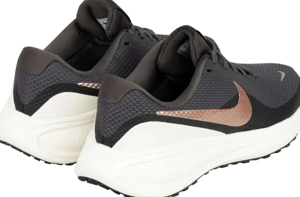 Nike naisten juoksukengät Revolution 8