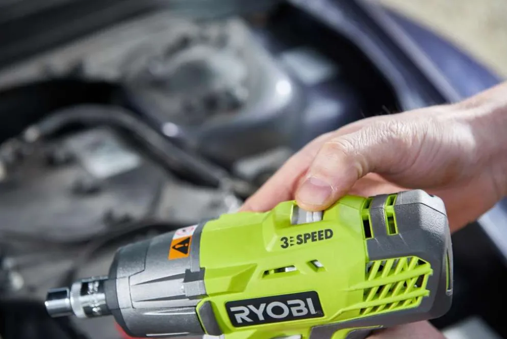 Ryobi 18V iskevä mutterinväännin (2,0 Ah) R18IW3-120S