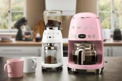 Smeg DCF02PKEU kahvinkeitin vaaleanpunainen
